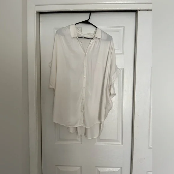 Light Cream Button-Front Women's Blouse Time and Tru XL 16-18 - Picture 3 of 13